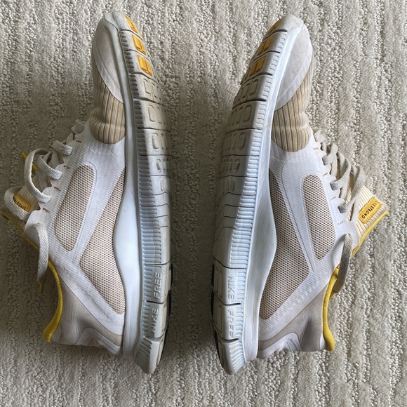 Nike Free 4.0 V3 Livestrong Athletic Shoes - Picture 7 of 9